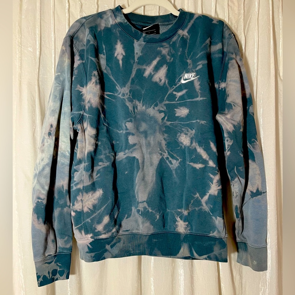 NIKE Women’s Crewneck